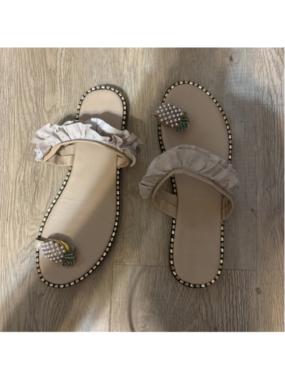 Pineapple Flat Sandals Size 41 (8.5) Very Cute!